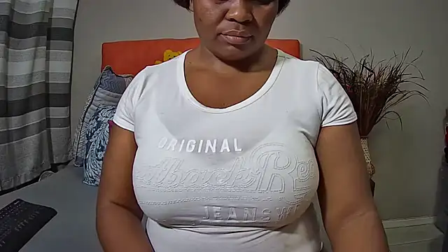 Snapshot of missboobsxx chatting on February 25, 2025, 6:53 pm missboobsxx online show from February 25, 2025, 6:53 pm