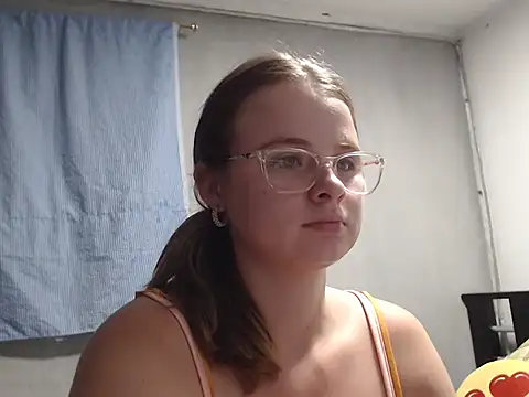 HellenMiyer1111 online show from February 3, 2025, 11:36 pm