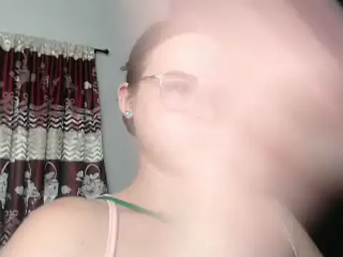 HellenMiyer1111 online show from March 20, 2025, 7:25 pm