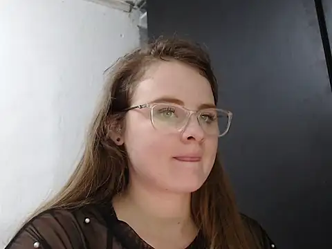 HellenMiyer1111 online show from February 1, 2026, 7:23 pm