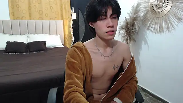 Elio-cam online show from November 6, 2025, 8:26 am