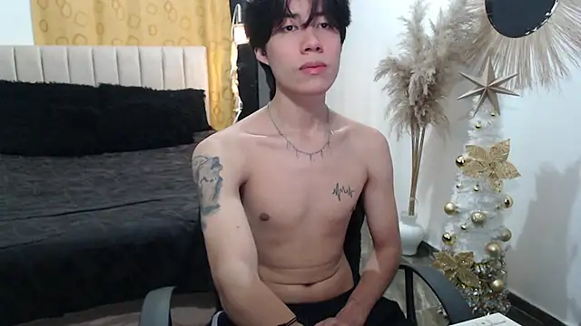 Elio-cam online show from December 17, 2025, 2:50 am