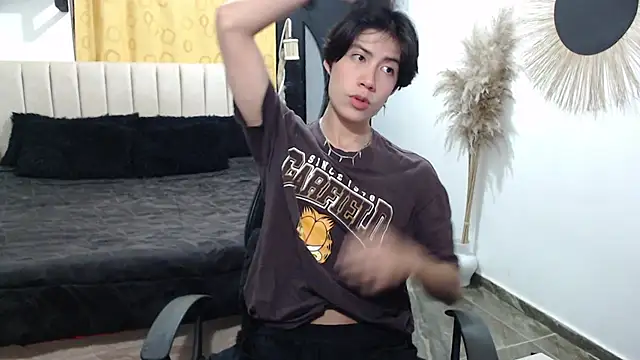 Elio-cam online show from February 20, 2026, 1:57 am