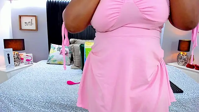 gabytyara2 online show from March 10, 2025, 8:01 pm