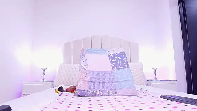 raven lilith  online show from October 31, 2025, 3:18 am