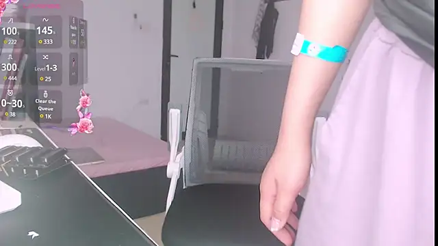 Shyn   online show from March 2, 2025, 10:03 am