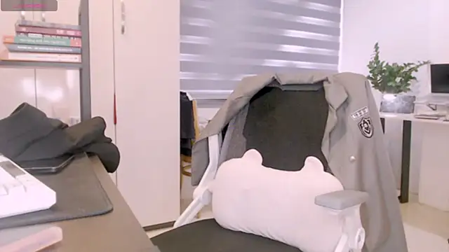 Shyn   online show from September 22, 2025, 5:20 am