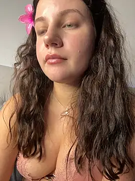 likaxxx online show from December 6, 2024, 2:17 pm