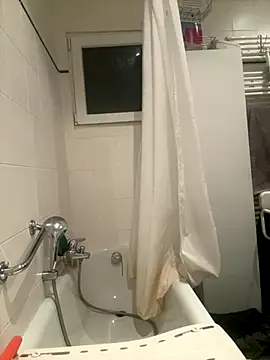 Snapshot of shehandme chatting on October 5, 2025, 2:59 pm shehandme online show from October 5, 2025, 2:59 pm