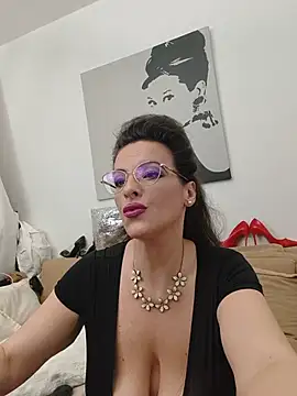 Snapshot of RebeccaNoble chatting on June 14, 2026, 12:41 am RebeccaNoble online show from June 14, 2026, 12:41 am