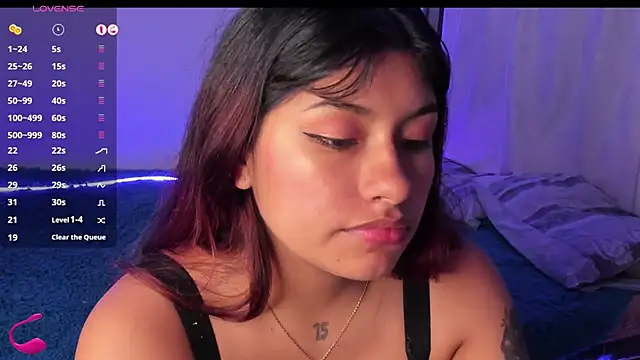 Snapshot of ChantalPetit chatting on January 14, 2025, 2:29 am ChantalPetit online show from January 14, 2025, 2:29 am