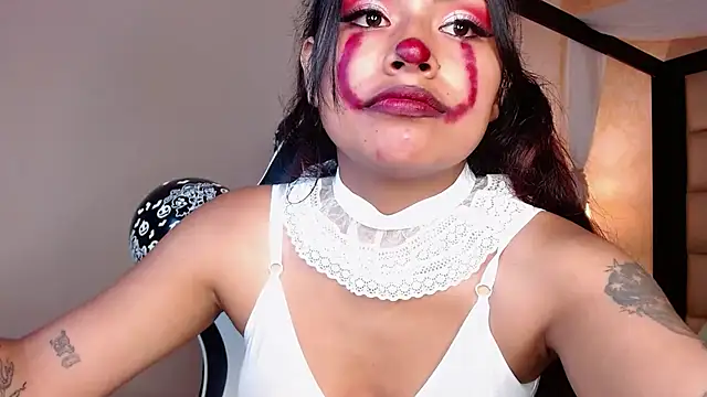 Snapshot of ChantalPetit chatting on October 30, 2025, 5:02 pm ChantalPetit online show from October 30, 2025, 5:02 pm