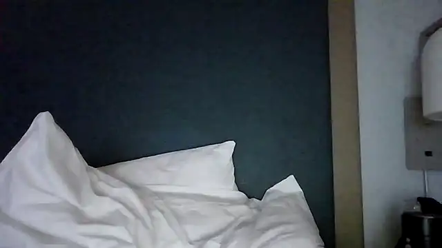 Maculine Stayr online show from April 9, 2026, 2:33 am