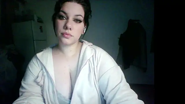 Snapshot of Janefruti chatting on June 14, 2026, 12:19 am Janefruti online show from June 14, 2026, 12:19 am