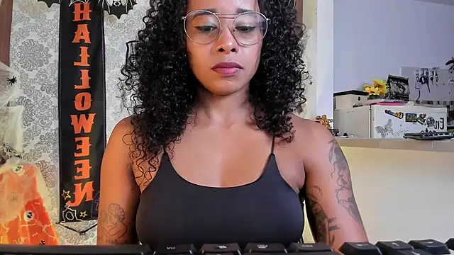 kelly thomson online show from October 30, 2025, 10:43 pm