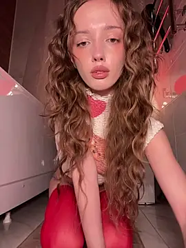 Weeissy online show from November 9, 2025, 6:28 pm