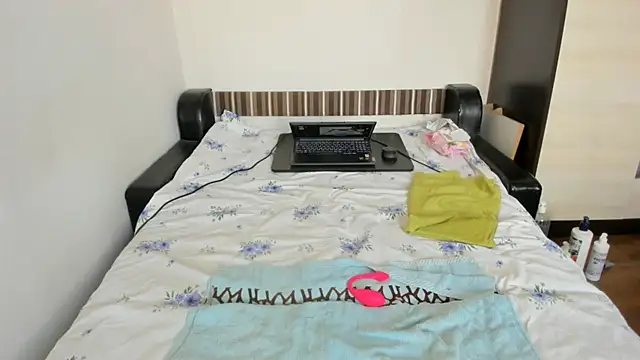 Snapshot of sweet-tinqerbell chatting on September 19, 2025, 7:21 am sweet-tinqerbell online show from September 19, 2025, 7:21 am