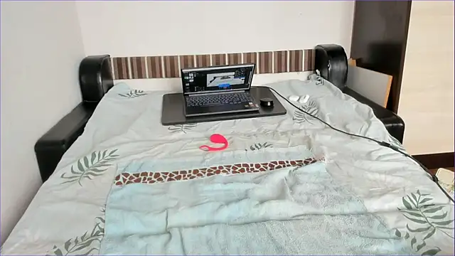 Snapshot of sweet-tinqerbell chatting on June 7, 2026, 11:58 am sweet-tinqerbell online show from June 7, 2026, 11:58 am