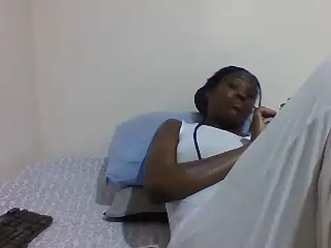 sweetelle09 online show from February 16, 2025, 7:38 pm