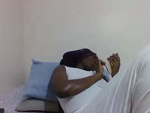 sweetelle09 online show from February 20, 2025, 7:08 pm