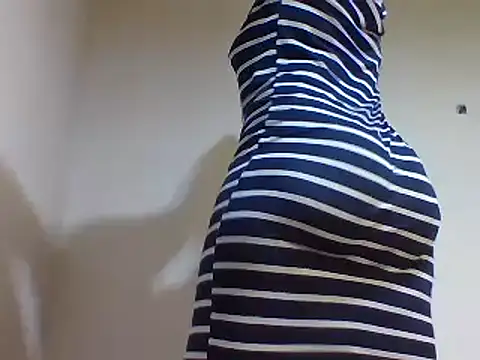 sweetelle09 online show from March 12, 2025, 9:35 pm