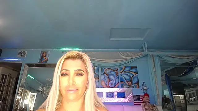 ADRIANNA FOX online show from February 6, 2025, 9:11 am