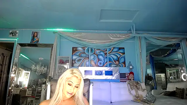 ADRIANNA FOX online show from February 18, 2025, 11:00 am