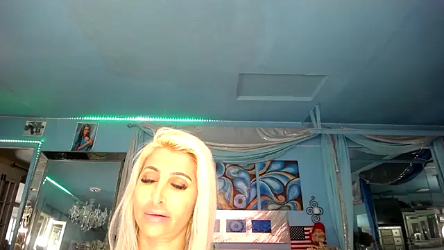 ADRIANNA FOX online show from February 19, 2025, 1:50 pm