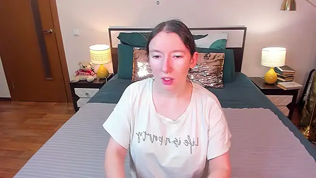 CatherineWalls online show from February 1, 2026, 4:11 am