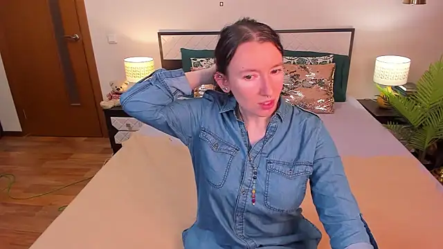 Snapshot of CatherineWalls chatting on May 19, 2026, 4:41 am CatherineWalls online show from May 19, 2026, 4:41 am