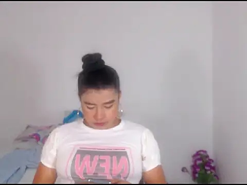 katrinawillff online show from February 25, 2026, 3:21 pm