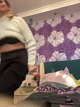 AngelOxy online show from January 4, 2025, 1:31 pm