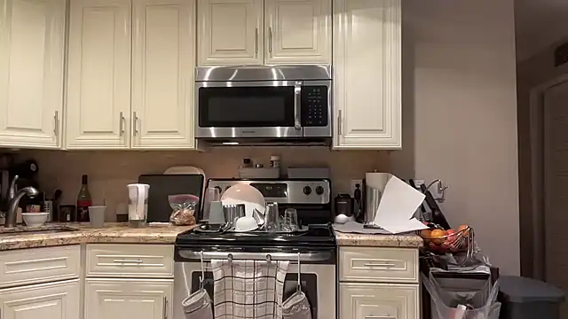 BigGuyMuscle online show from March 5, 2025, 2:57 am