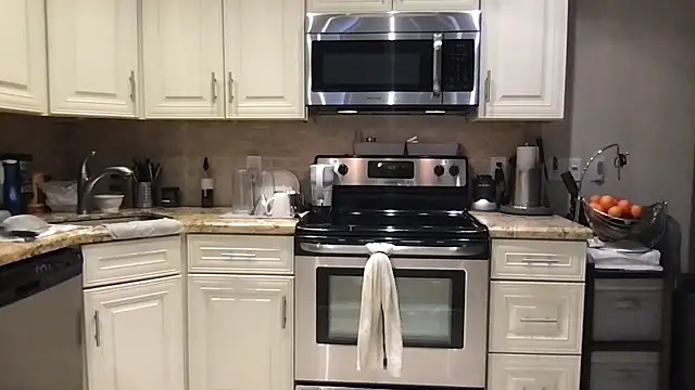 BigGuyMuscle online show from November 21, 2025, 9:24 pm