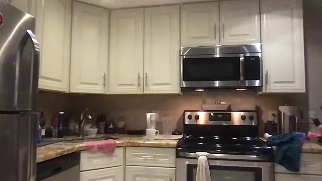 BigGuyMuscle online show from December 17, 2025, 10:10 am