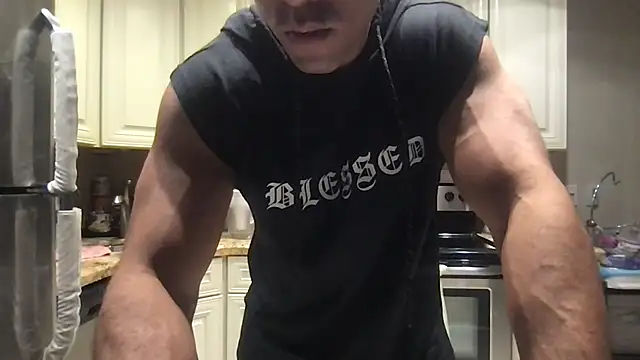 Snapshot of BigGuyMuscle chatting on June 20, 2026, 1:19 am BigGuyMuscle online show from June 20, 2026, 1:19 am