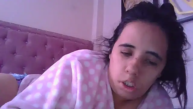 annarose19 online show from October 28, 2025, 6:21 pm