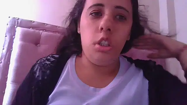 annarose19 online show from November 11, 2025, 7:47 pm