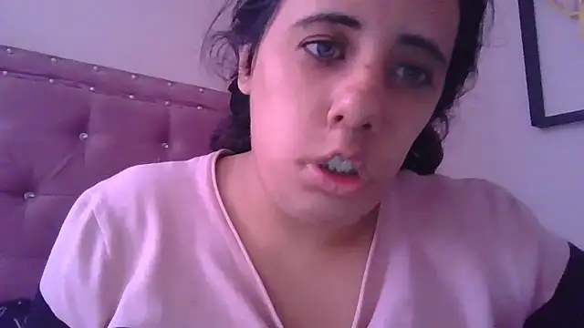 annarose19 online show from November 19, 2025, 4:51 pm