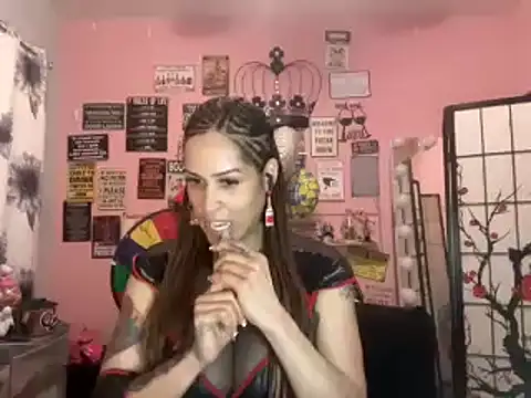 Snapshot of latinacubana chatting on January 11, 2025, 4:16 am latinacubana online show from January 11, 2025, 4:16 am