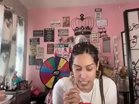 Snapshot of latinacubana chatting on January 22, 2025, 4:23 pm latinacubana online show from January 22, 2025, 4:23 pm