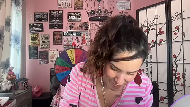 Snapshot of latinacubana chatting on February 15, 2025, 4:23 pm latinacubana online show from February 15, 2025, 4:23 pm