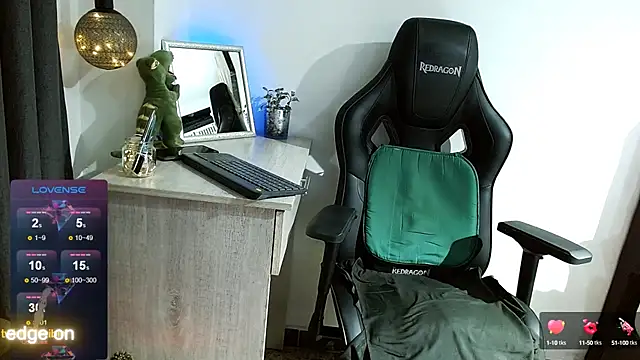 Snapshot of piter_berlin chatting on February 26, 2025, 11:04 pm piter berlin online show from February 26, 2025, 11:04 pm