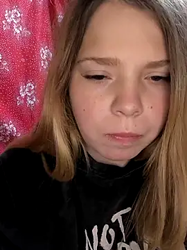 Zuli Kiska online show from October 22, 2025, 8:08 pm