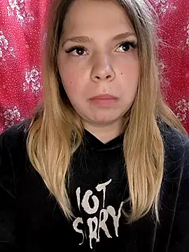 Zuli Kiska online show from October 28, 2025, 9:06 pm