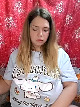 Snapshot of Zuli_Kiska chatting on June 11, 2026, 5:49 am Zuli Kiska online show from June 11, 2026, 5:49 am