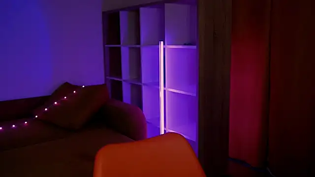 ItsAlisia online show from October 3, 2025, 12:46 pm