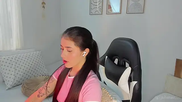 iriswest  online show from January 16, 2025, 11:16 pm