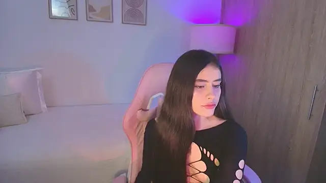 iriswest  online show from October 7, 2025, 12:19 am