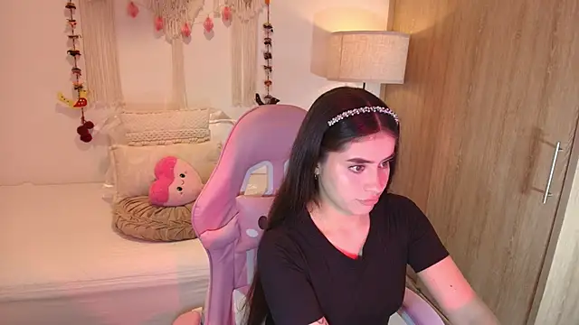 iriswest  online show from February 7, 2026, 12:03 am